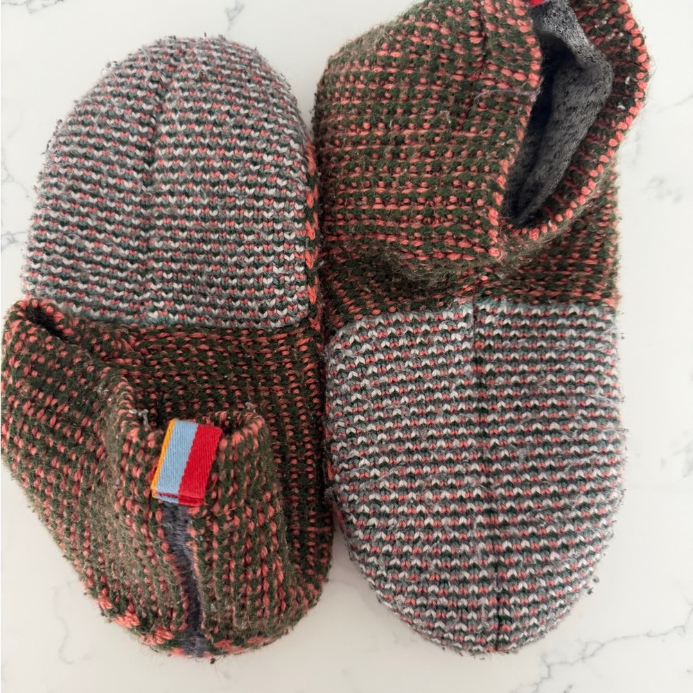 Bombas Multicolor Women's gripper Slippers